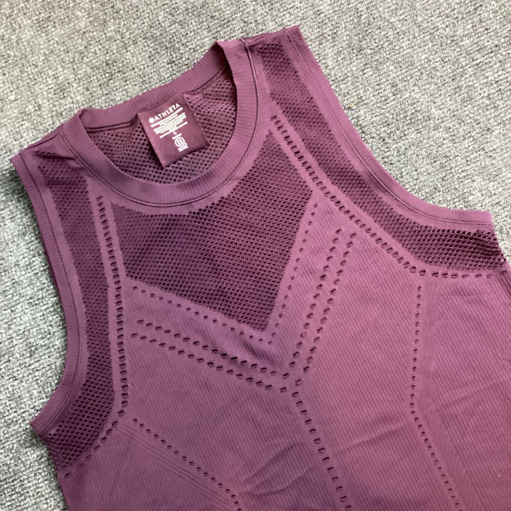 Athleta Momentum Tank Purple Seamless Mesh Ventilated Training Shirt Large 202